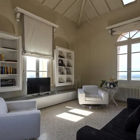 Le Luci Bed & Breakfast 2*