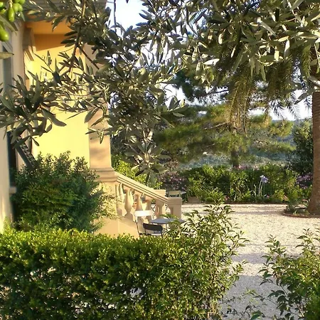 فندق مبيت وإفطار Le Luci 2*